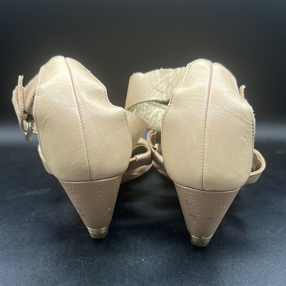 Women's Tan Strappy Sam Edelman Sabrina wedge Sandals size 7.5 - Picture 3 of 7